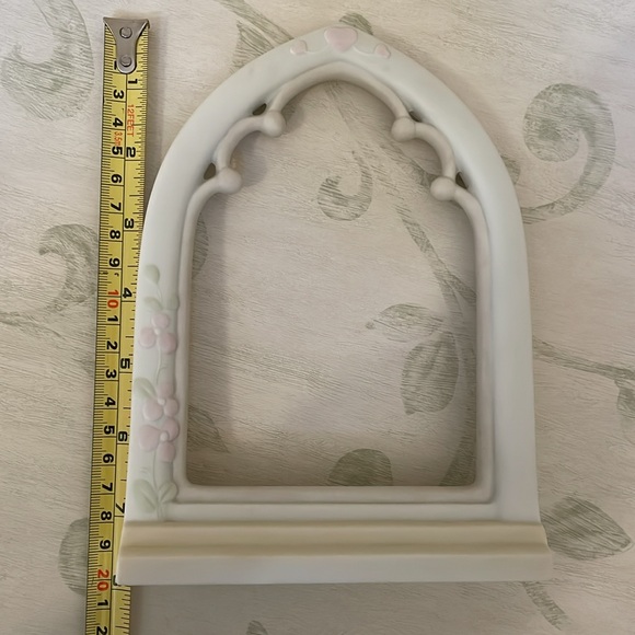 2/$15 PRECIOUS MOMENTS ARCH - Picture 9 of 12